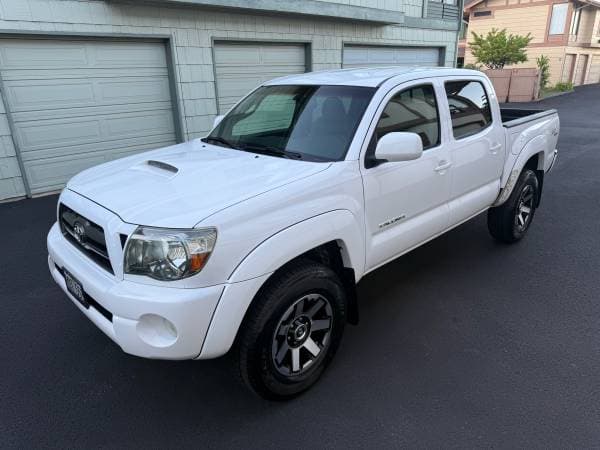 2010 Toyota Tacoma TRD Sport 4x4 Crew Cab Pickup 5ft Bed Low Miles