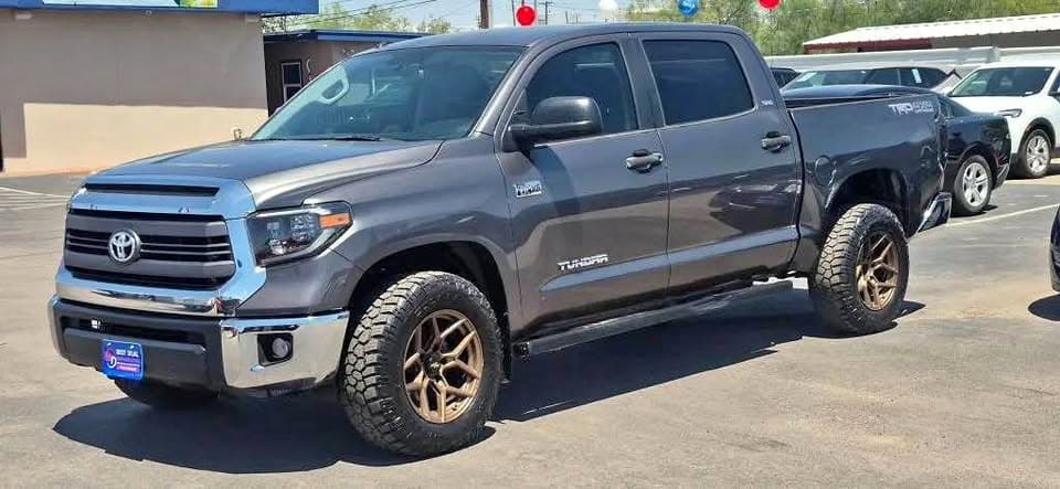 2015 Toyota Tundra CrewMax SR5 Pickup 4D 5 1/2 Ft