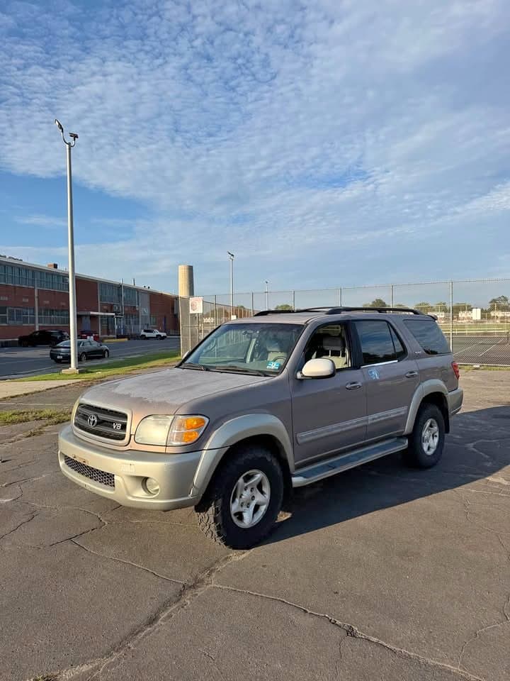 2002 Toyota Sequoia SR5 Sport Utility 4D