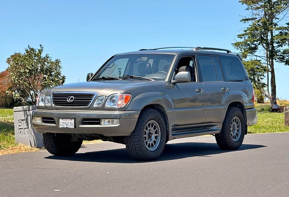 1999 Lexus LX 470 Sport Utility 4D