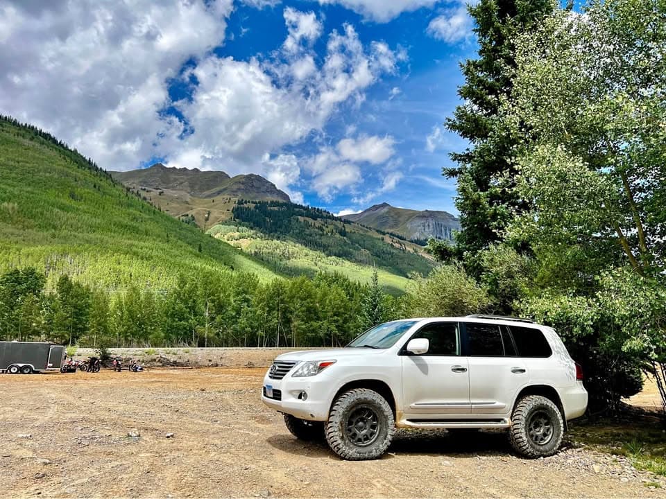 2011 Lexus LX 570 Sport Utility 4D