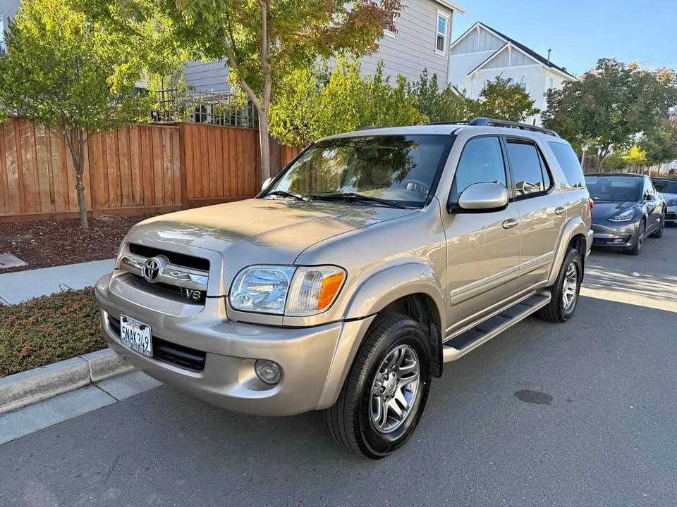 2005 Toyota Sequoia SR5 Sport Utility 4D