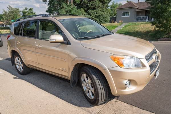 2009 Toyota RAV4 Excellent Condition 4WD Ready for Winter