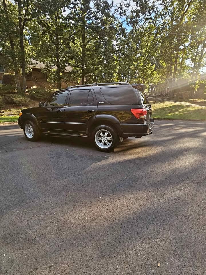 2006 Toyota Sequoia SR5 Sport Utility 4D