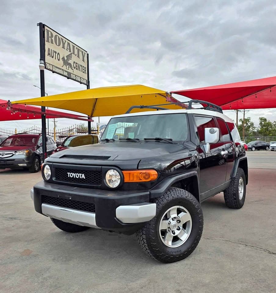 2010 Toyota FJ Cruiser Sport Utility 2D