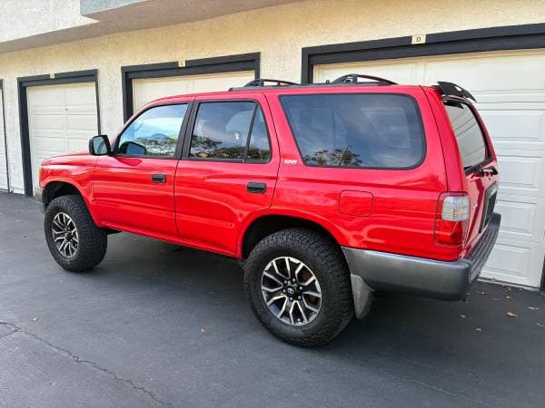 Lifted 1998 Toyota 4Runner 2.7L 4 Cylinder Very Rare Beautiful