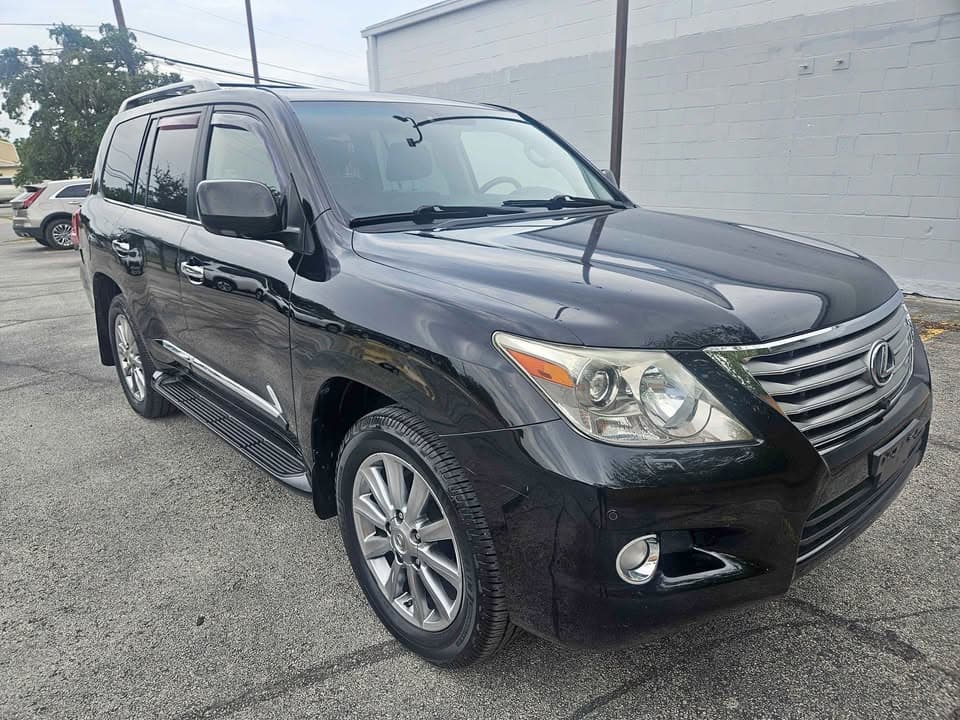 2010 Lexus LX 570 Sport Utility 4D