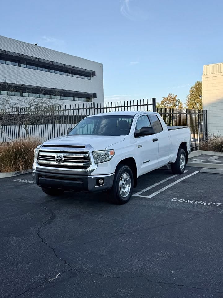 2017 Toyota Tundra Double Cab SR5 Pickup 4D 6 1/2 Ft