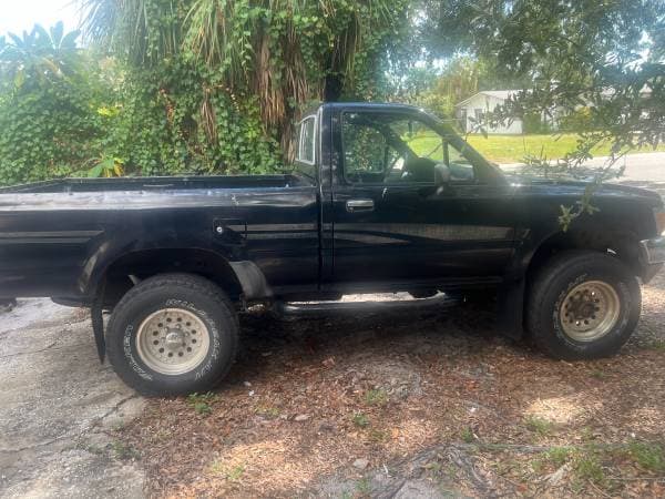 1991 Toyota 4X4 Pick Up Truck 22R