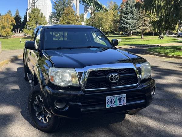 2011 Toyota Tacoma Low Miles 4X4