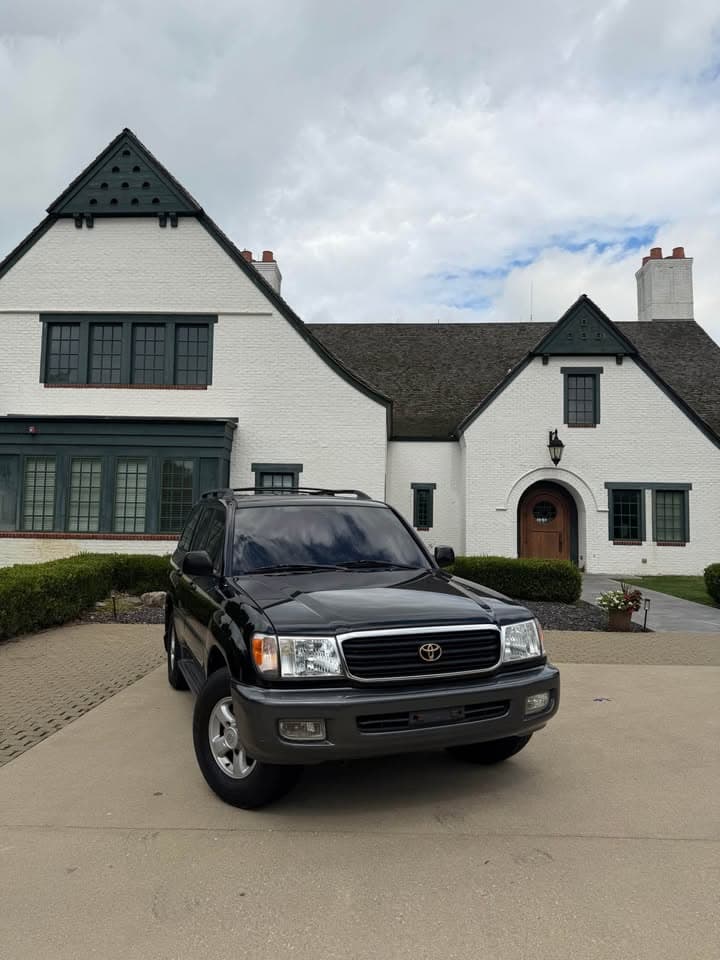 1998 Toyota Land Cruiser Sport Utility 4D