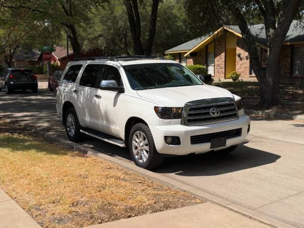Toyota Sequoia 2010