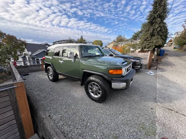 2012 Toyota FJ Cruiser Outstanding Condition