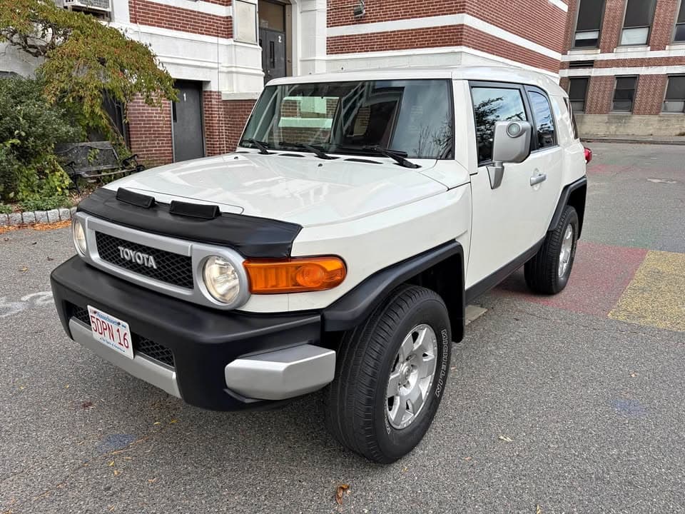 2010 Toyota FJ Cruiser Sport Utility 2D